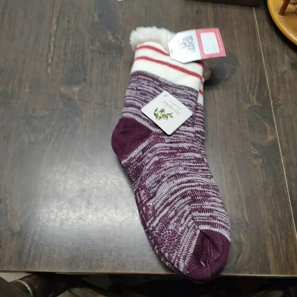 New MuLuks Purple Cabin Socks Sherpa Lined Treated With Jojoba Oil Women's S/M